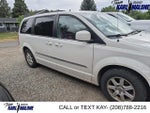 2013 Town and Country Thumbnail 3