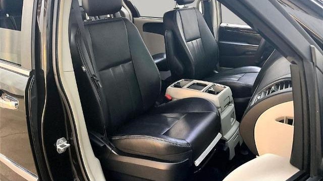 2015 Chrysler Town and Country Touring
