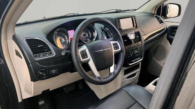 2015 Chrysler Town and Country Touring