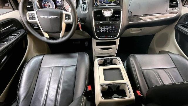 2015 Chrysler Town and Country Touring