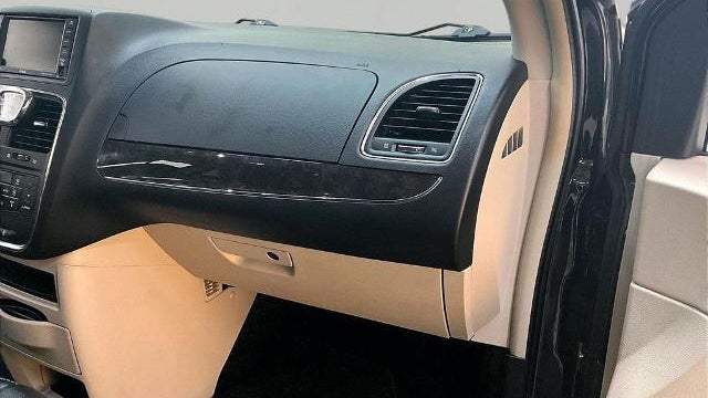 2015 Chrysler Town and Country Touring