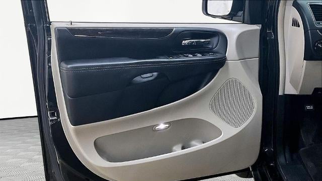 2015 Chrysler Town and Country Touring