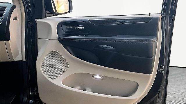 2015 Chrysler Town and Country Touring