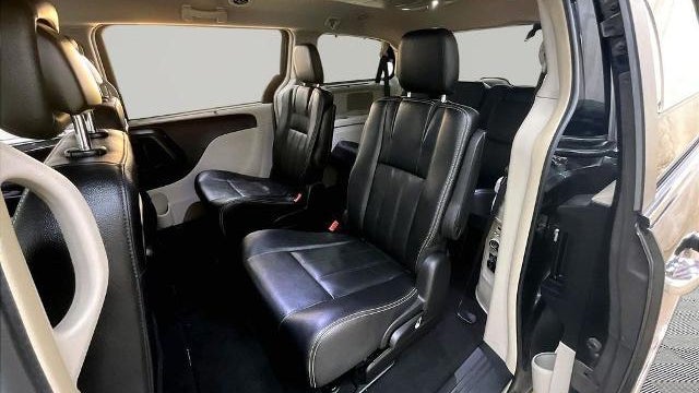 2015 Chrysler Town and Country Touring