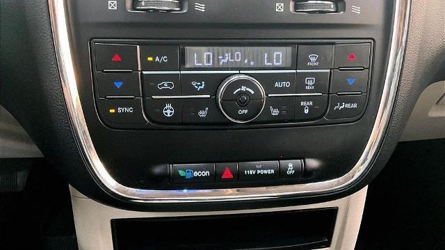 2015 Chrysler Town and Country Touring