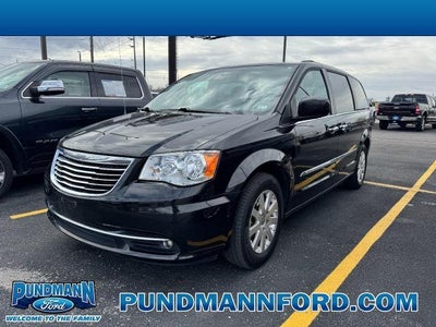 Photo of a 2016 Chrysler Town And Country Touring 4DR Mini-Van for sale
