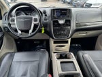 2016 Town and Country Thumbnail 13