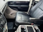 2016 Town and Country Thumbnail 15