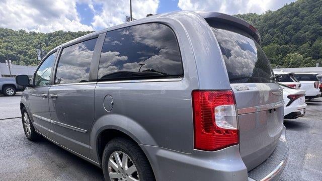 2016 Chrysler Town and Country Touring