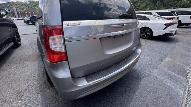 2016 Chrysler Town and Country Touring