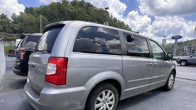 2016 Chrysler Town and Country Touring
