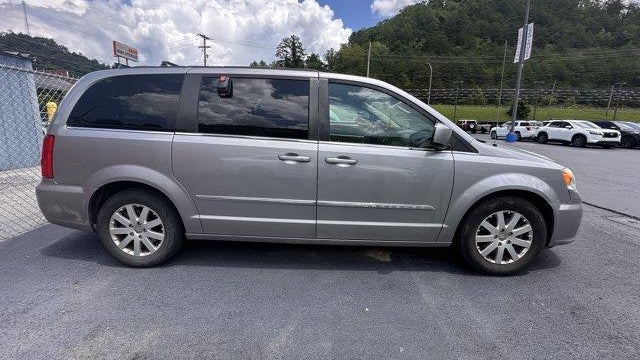 2016 Chrysler Town and Country Touring