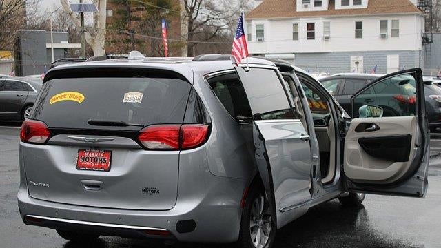 2017 Chrysler Pacifica Touring-L