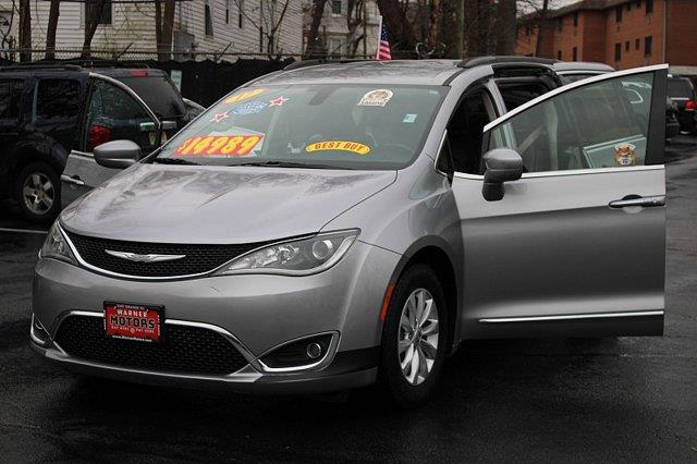 2017 Chrysler Pacifica - $13,989