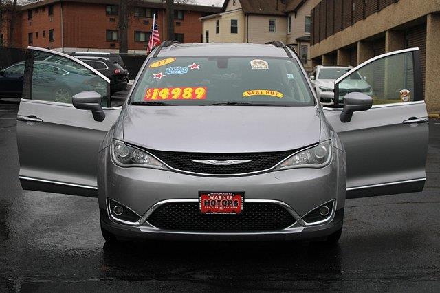 2017 Chrysler Pacifica - $13,989