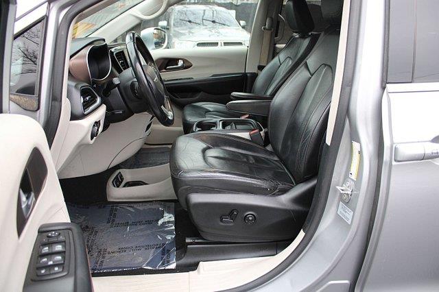 2017 Chrysler Pacifica - $13,989