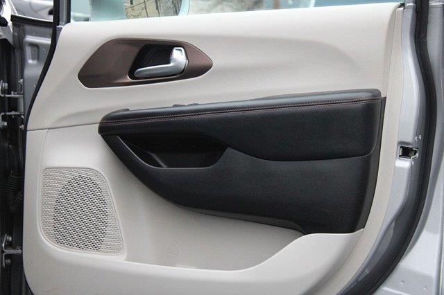 2017 Chrysler Pacifica - $13,989