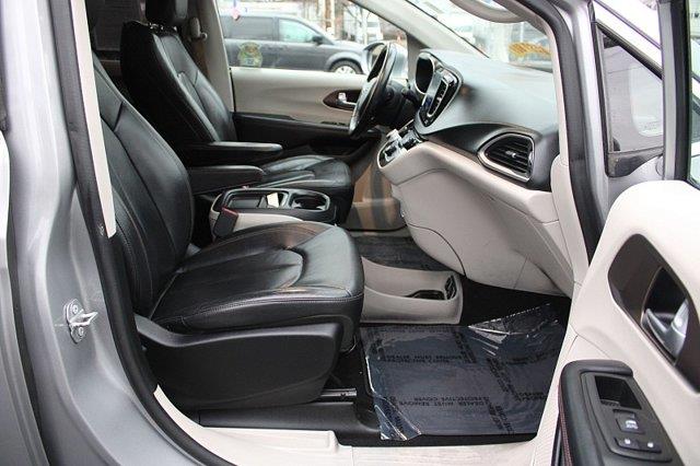 2017 Chrysler Pacifica - $13,989
