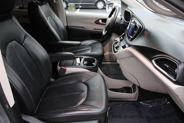2017 Chrysler Pacifica - $13,989