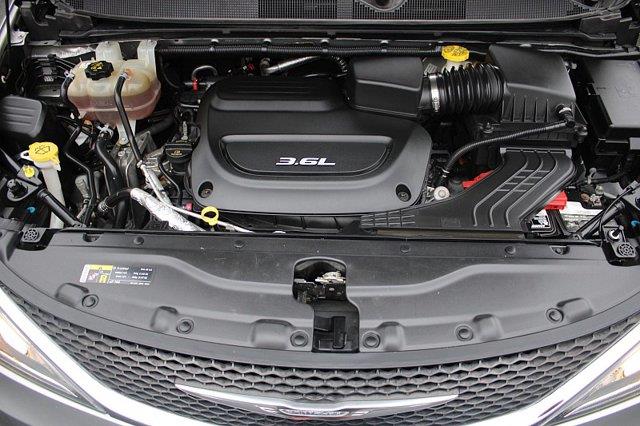 2017 Chrysler Pacifica - $13,989