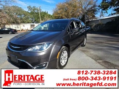 Photo of a 2018 Chrysler Pacifica Touring L 4DR Mini-Van for sale