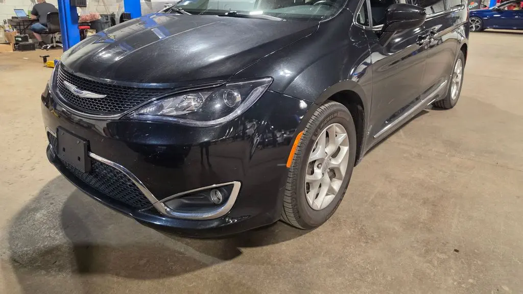 Preowned 2018 Chrysler Pacifica Touring L for Sale