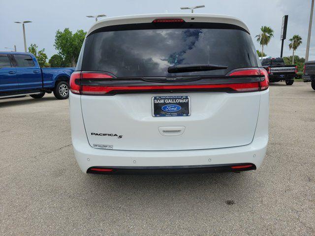 2021 Chrysler Pacifica - $20,789