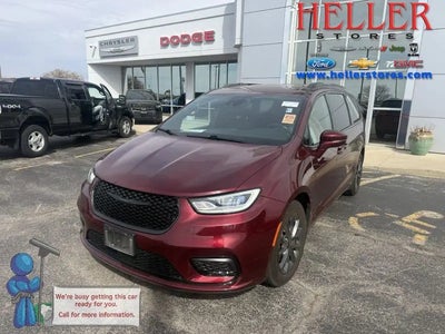 Photo of a 2021 Chrysler Pacifica Touring L 4DR Mini-Van for sale