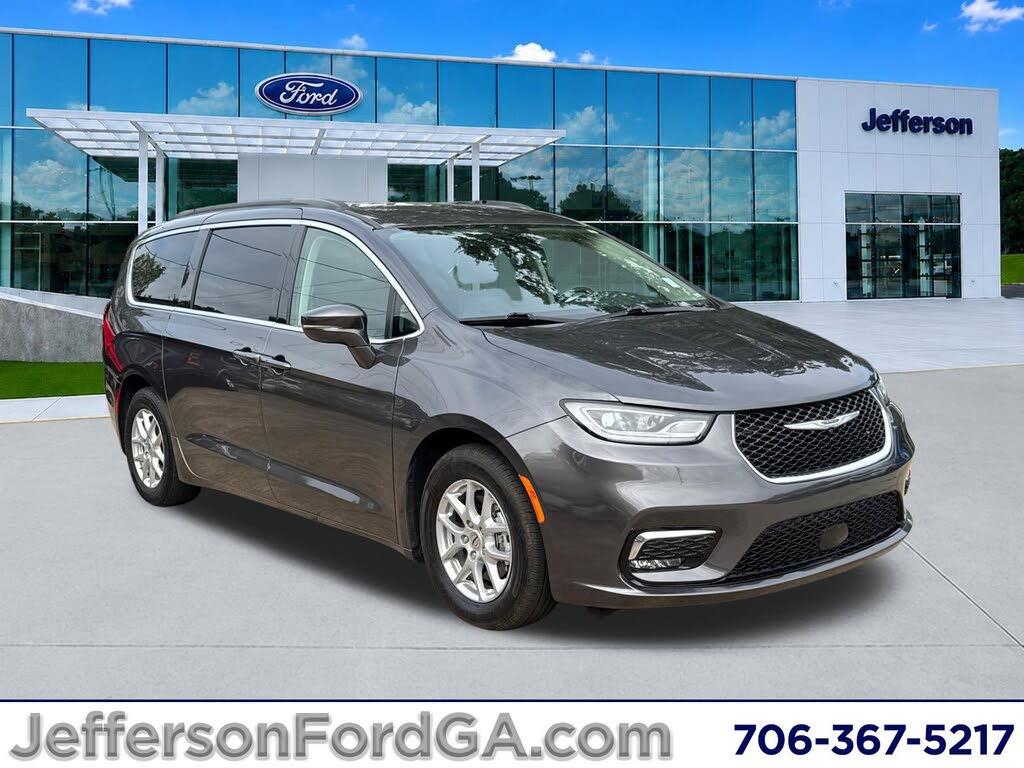 2022 Chrysler Pacifica - $17,189