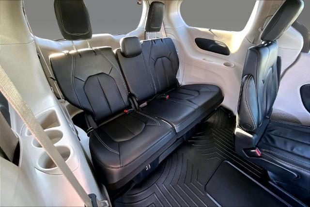 2022 Chrysler Pacifica - $24,078