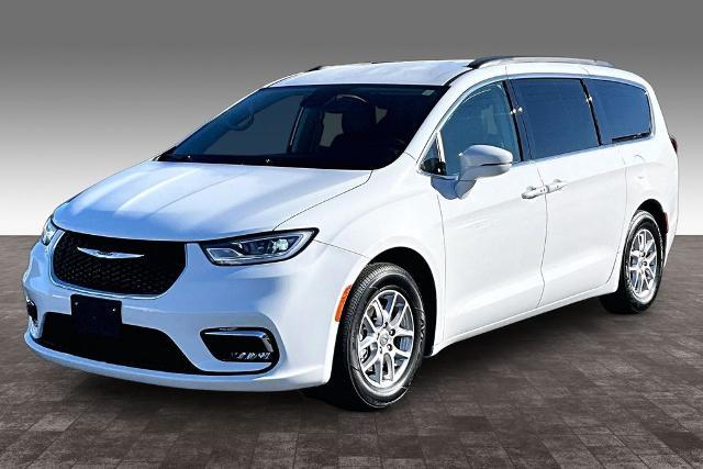 2022 Chrysler Pacifica - $24,078