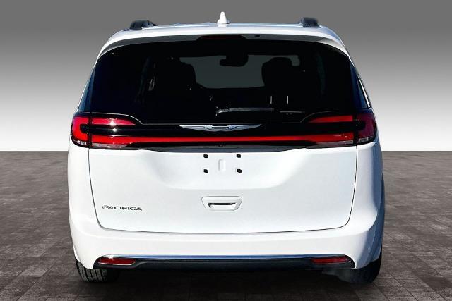 2022 Chrysler Pacifica - $24,078