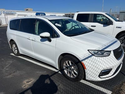 Photo of a 2023 Chrysler Pacifica Touring L 4DR Mini-Van for sale