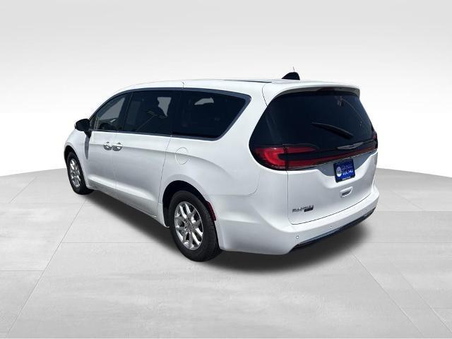 2023 Chrysler Pacifica - $20,555