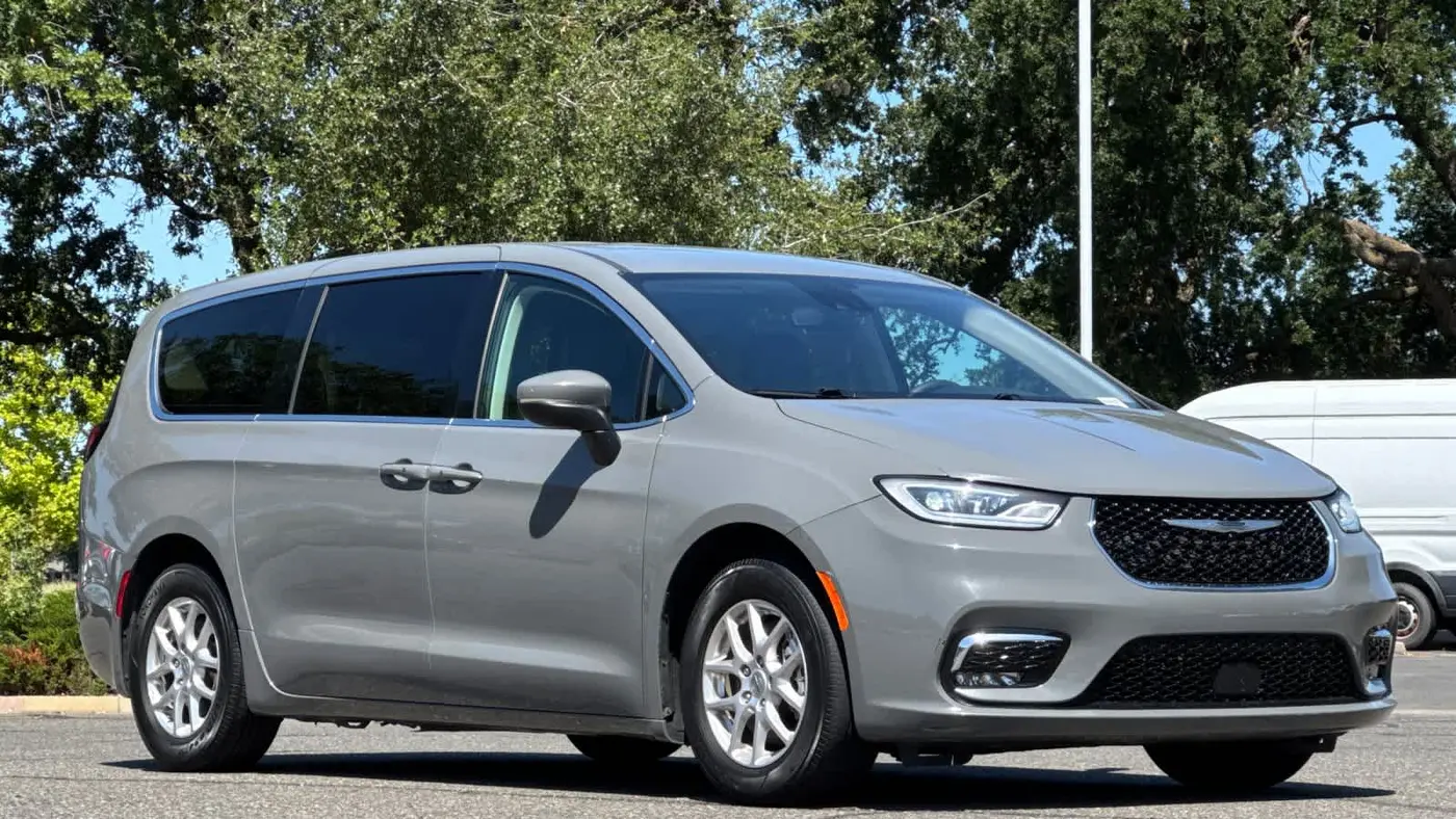2023 Chrysler Pacifica Touring L