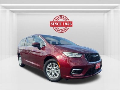 Photo of a 2023 Chrysler Pacifica Touring L 4DR Mini-Van for sale