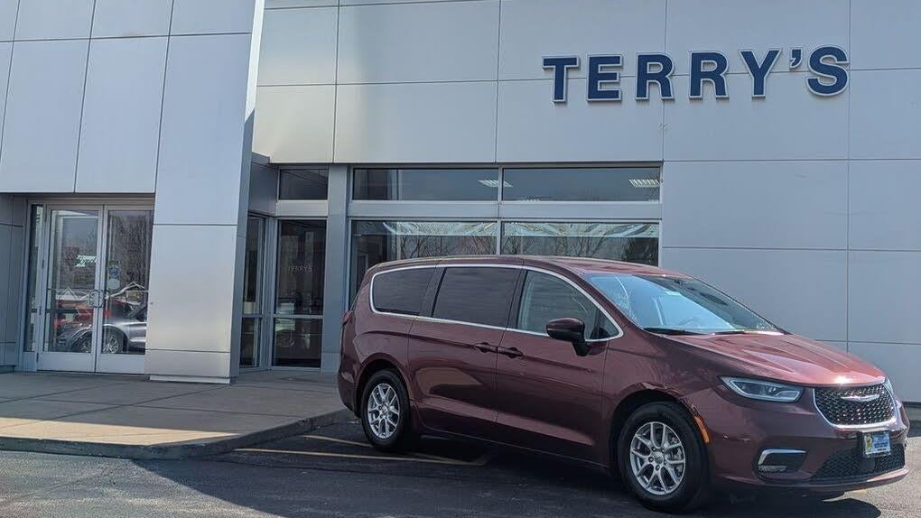 Preowned 2023 Chrysler Pacifica Touring L for Sale