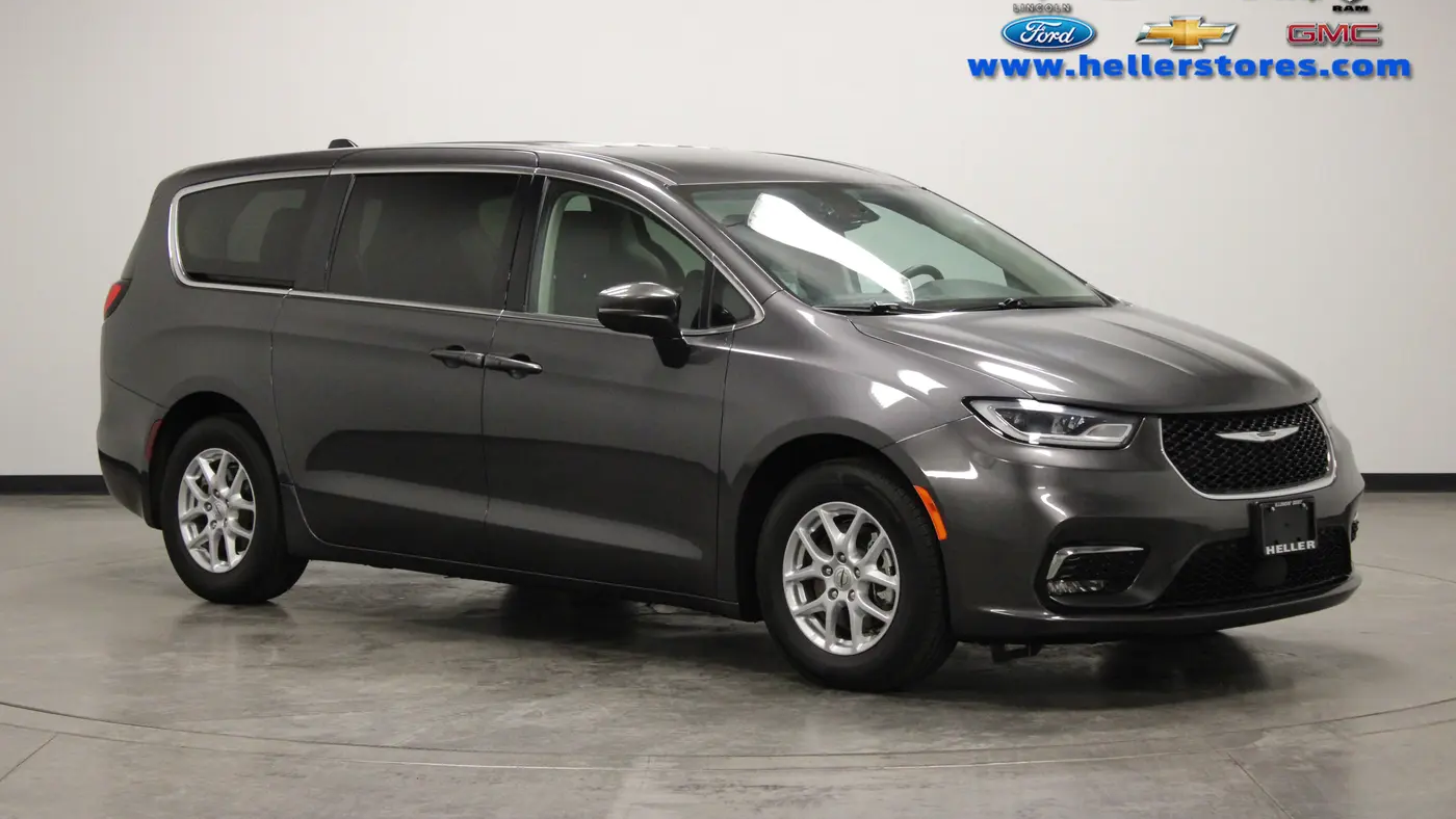 Preowned 2023 Chrysler Pacifica Touring L for Sale
