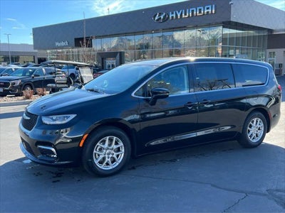 Photo of a 2023 Chrysler Pacifica Touring L 4DR Mini-Van for sale