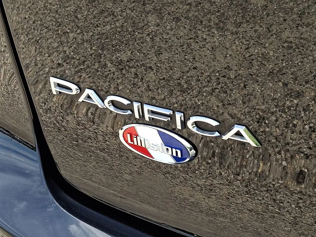 2023 Chrysler Pacifica - $24,738