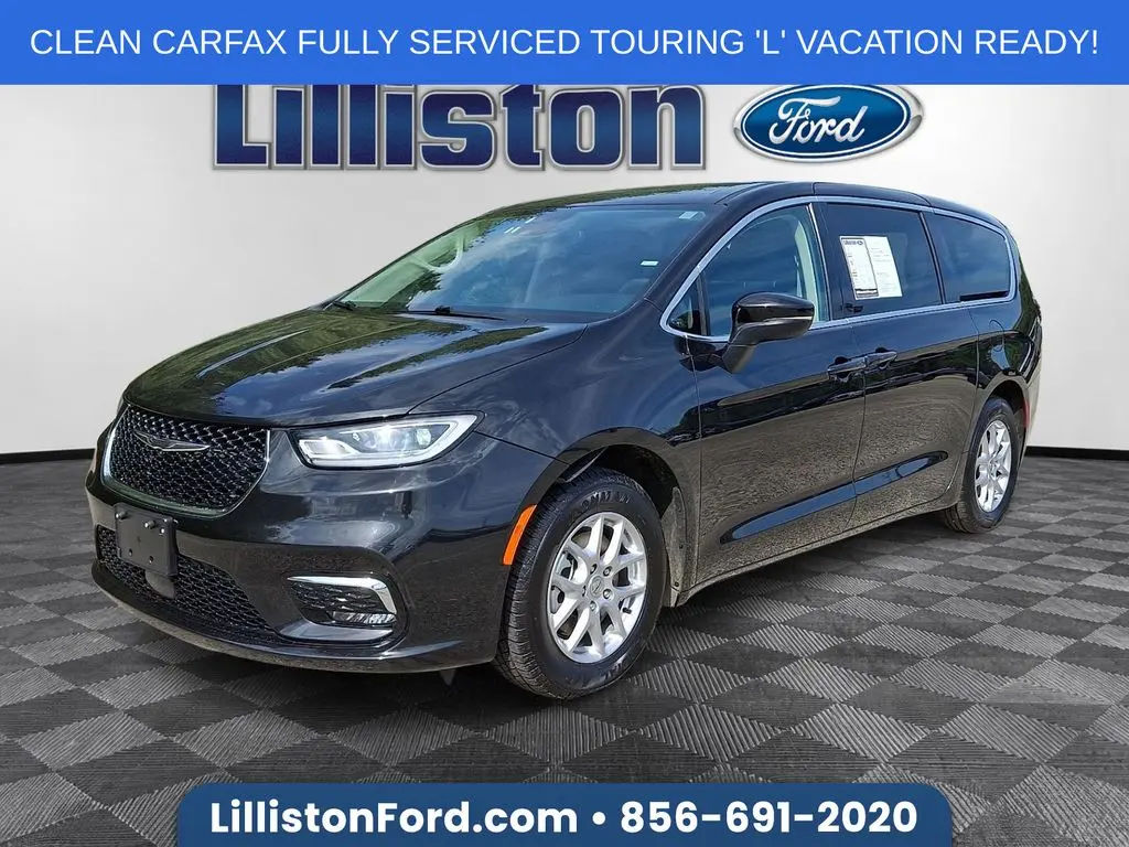2023 Chrysler Pacifica - $24,738