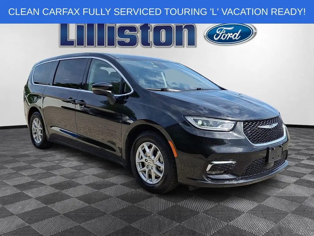 2023 Chrysler Pacifica - $24,738