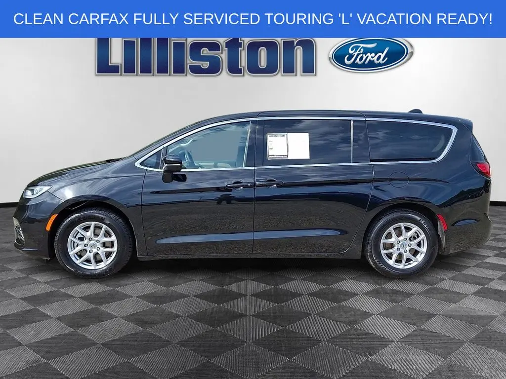2023 Chrysler Pacifica - $24,738