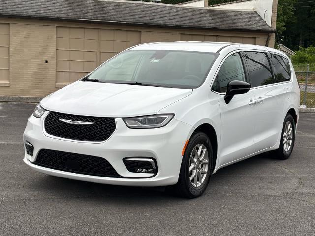 2024 Chrysler Pacifica - $24,995