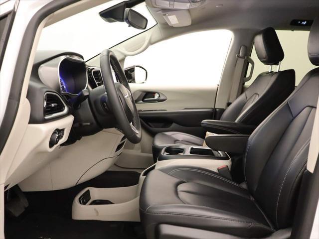 2024 Chrysler Pacifica - $21,213