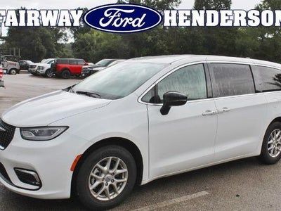 Photo of a 2024 Chrysler Pacifica Touring L 4DR Mini-Van for sale