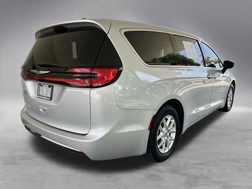 2024 Chrysler Pacifica - $17,305
