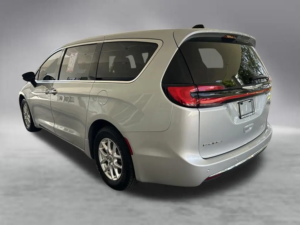 2024 Chrysler Pacifica - $17,305