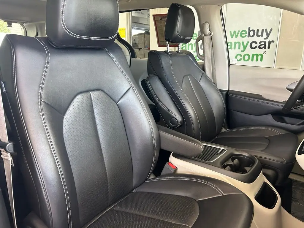 2024 Chrysler Pacifica - $17,305