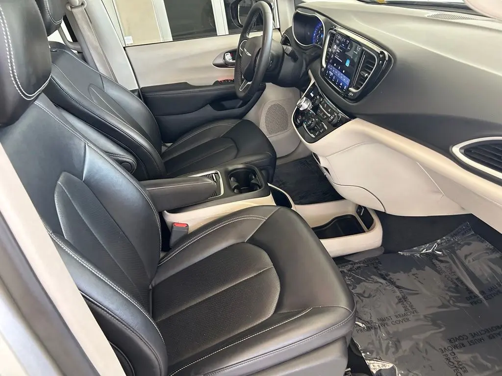 2024 Chrysler Pacifica - $17,305